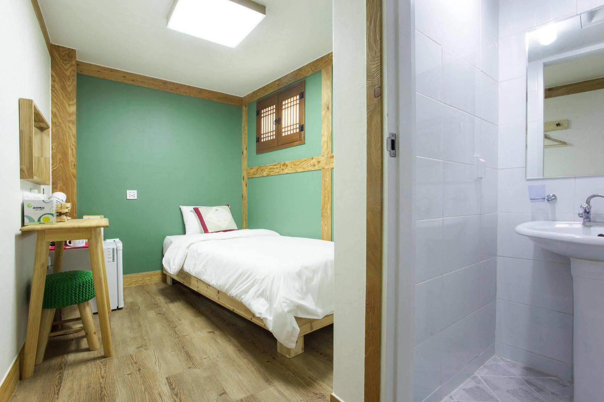 Mini Hotel Dalkom In Dongdaemun Seoul Exterior photo
