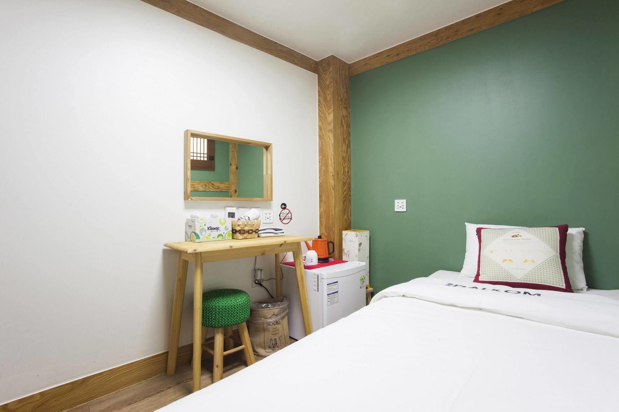 Mini Hotel Dalkom In Dongdaemun Seoul Exterior photo